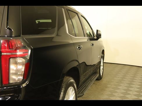 Used 2021 Chevrolet Tahoe Premier w/ Premium Package image 23