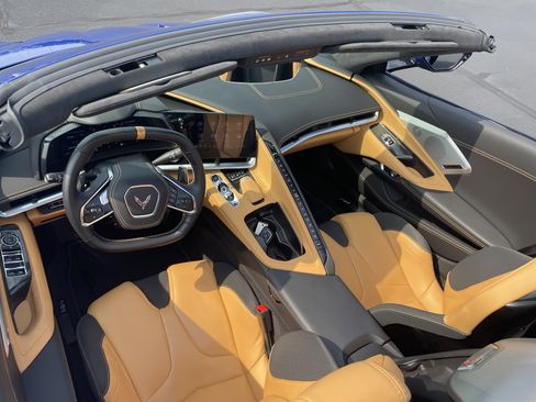 Used 2022 Chevrolet Corvette Stingray Premium Conv w/ Z51 Performance Package RWD image 28