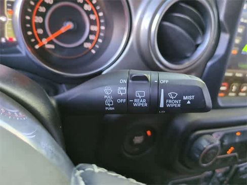 Used 2019 Jeep Wrangler Unlimited Sahara image 25