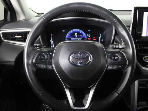 Used 2024 Toyota Corolla Cross XLE FWD image 9