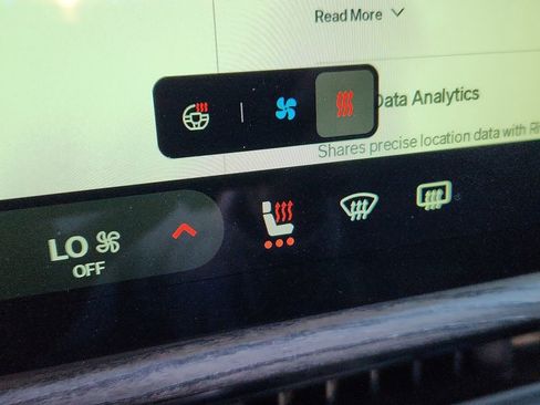 Used 2022 Rivian R1T Adventure image 18