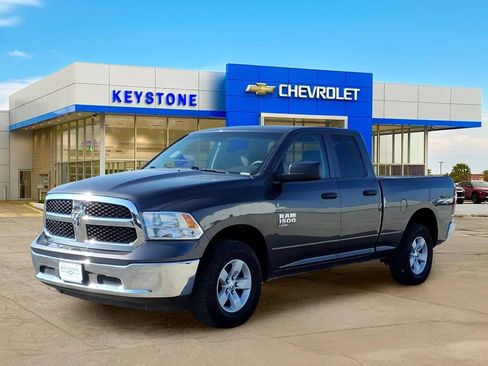 Used 2024 RAM 1500 Classic SLT AWD/4WD image 3