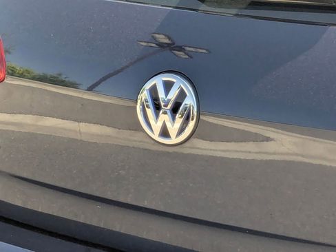 Used 2016 Volkswagen e-Golf SE FWD image 13