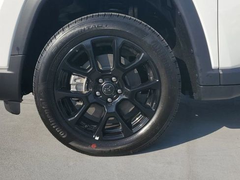 New 2026 Jeep Compass Latitude image 7