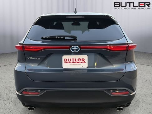 Certified 2024 Toyota Venza LE AWD/4WD image 5