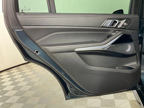 Used 2025 BMW ALPINA XB7 image 27