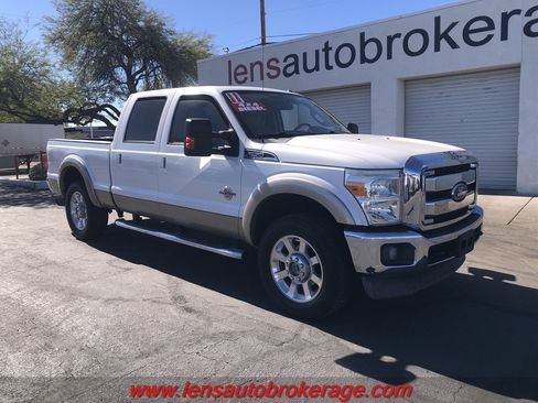 Used 2011 Ford F250 Lariat w/ Lariat Ultimate Pkg AWD/4WD image 2