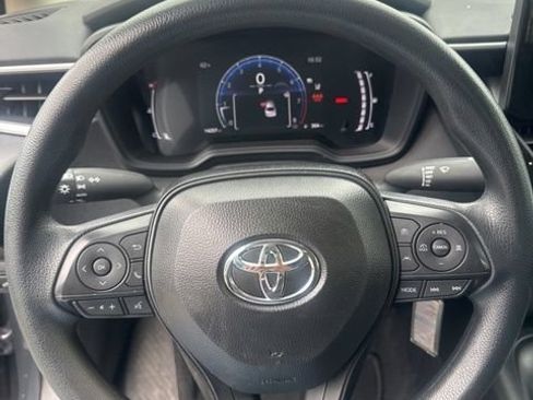 Used 2026 Toyota Corolla LE FWD image 8