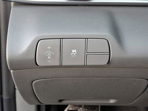 Certified 2025 Hyundai Elantra Sport image 25