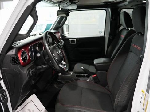 Used 2018 Jeep Wrangler Unlimited Rubicon w/ Cold Weather Group image 13