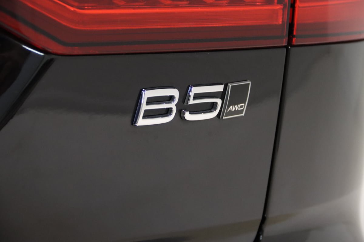Used 2026 Volvo V60 B5 Cross Country Plus AWD/4WD image 14