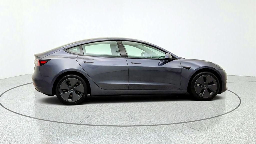 Used 2023 Tesla Model 3 Standard Range RWD image 4