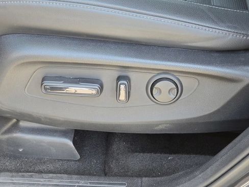 Used 2025 Honda CR-V EX-L image 14