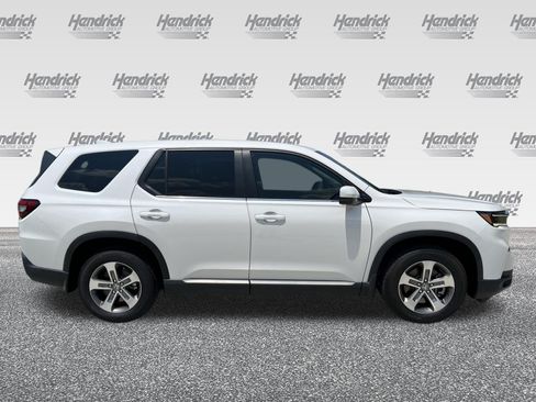 Used 2025 Honda Pilot EX-L image 10