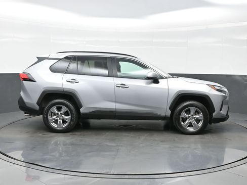 Used 2024 Toyota RAV4 XLE FWD image 7