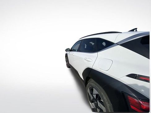 Used 2024 Hyundai Kona Limited image 6