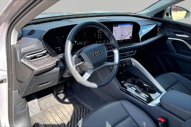 Used 2025 Audi Q5 Premium AWD/4WD image 13