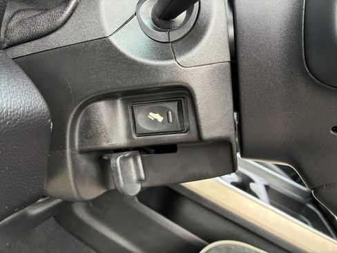 Used 2021 RAM 3500 Laramie image 26