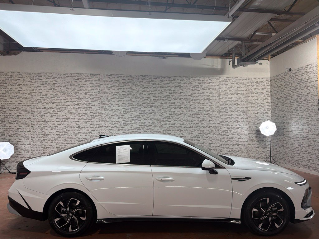 Certified 2025 Hyundai Sonata SEL FWD image 8