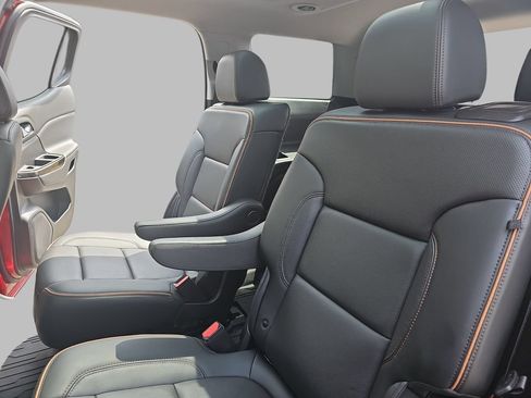 Certified 2023 GMC Acadia AT4 w/ Technology Package AWD/4WD image 18