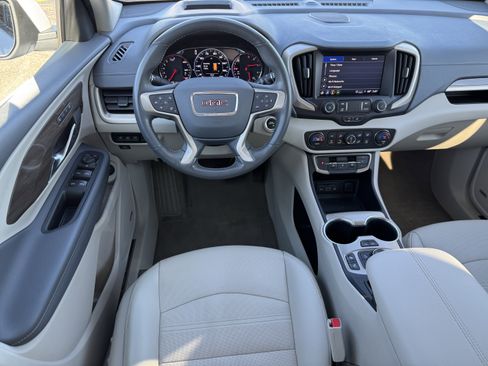 Used 2022 GMC Terrain Denali w/ Denali Premium Package image 6