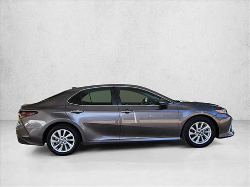 Used 2023 Toyota Camry LE FWD image 7