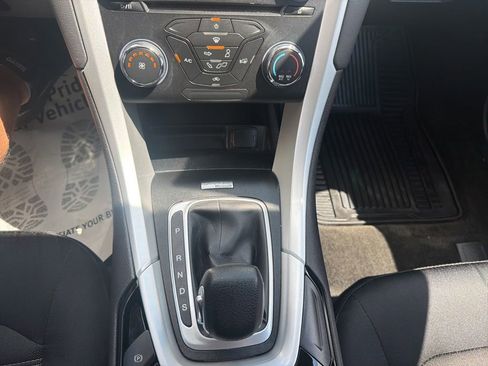 Used 2015 Ford Fusion SE FWD image 28
