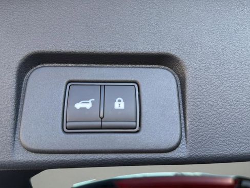 New 2026 Nissan Rogue SV AWD/4WD image 18