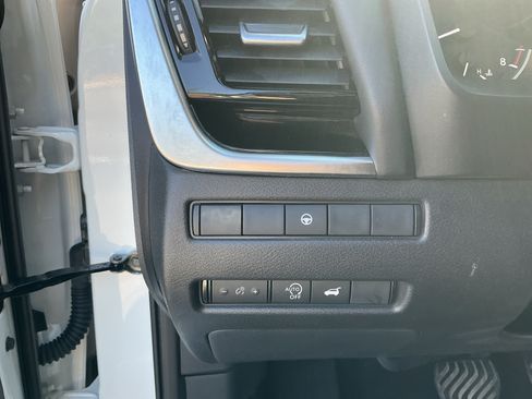Certified 2023 Nissan Rogue SL AWD/4WD image 13