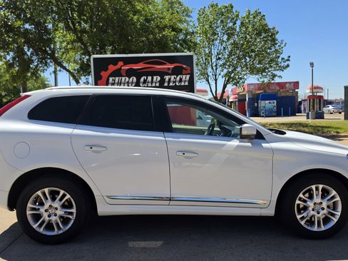 Used 2015 Volvo XC60 T5 Premier w/ Proximity Package image 7