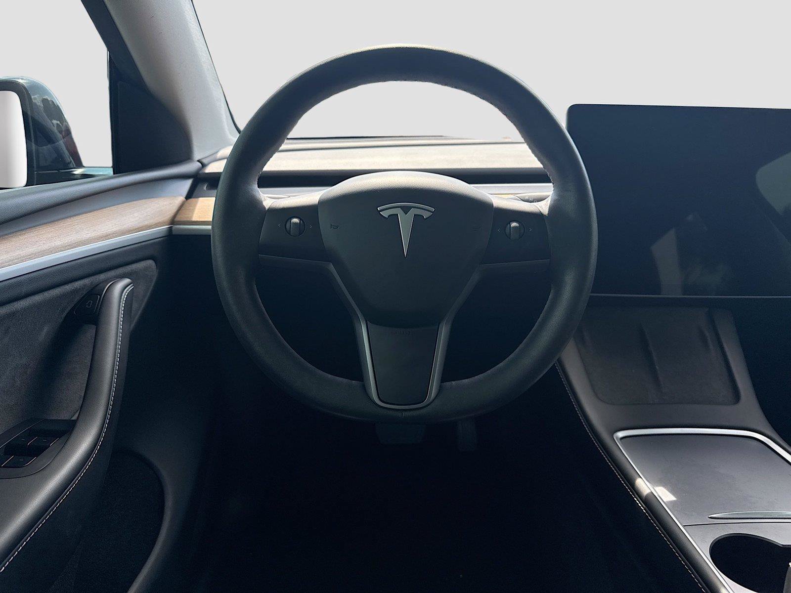 Used 2025 Tesla Model Y Long Range RWD image 10