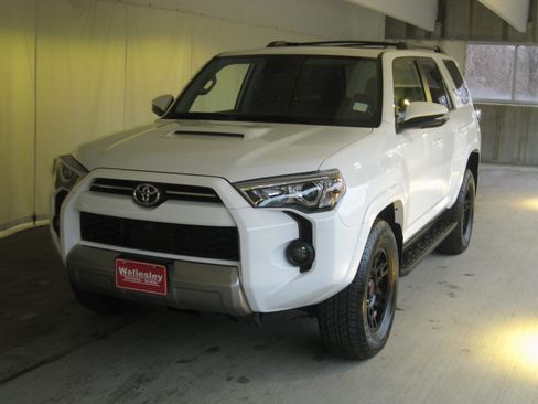 Used 2024 Toyota 4Runner TRD Off-Road Premium image 26
