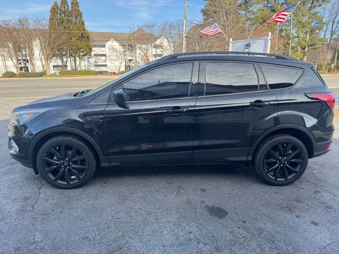 Used 2019 Ford Escape SE image 4