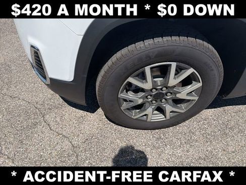 Used 2023 GMC Acadia SLE w/ Driver Convenience Package FWD image 9