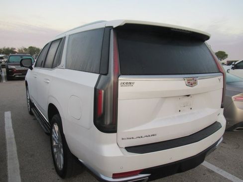 Used 2023 Cadillac Escalade Luxury image 4
