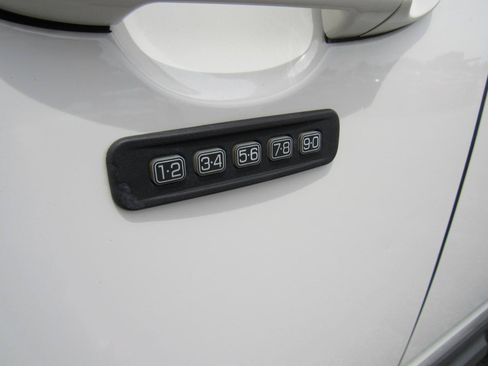 Used 2009 Ford Escape Limited AWD/4WD image 12