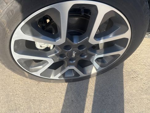 Used 2022 Jeep Renegade Limited w/ Sun, Sound & Wheels Group image 9