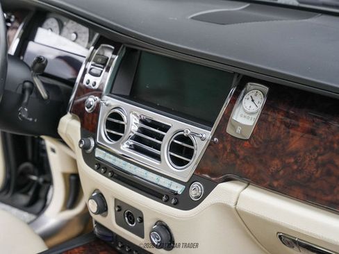 Used 2011 Rolls-Royce Ghost image 38