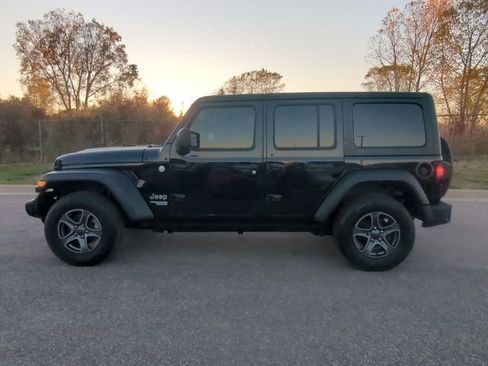 Certified 2018 Jeep Wrangler Unlimited Sport S AWD/4WD image 6