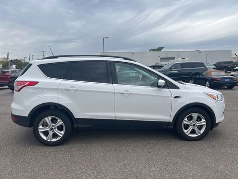 Used 2016 Ford Escape SE w/ Equipment Group 201A FWD image 5