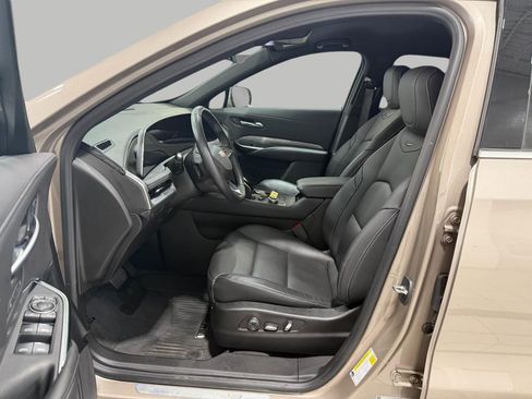 Used 2024 Cadillac XT4 Premium Luxury w/ Cold Weather Package image 10