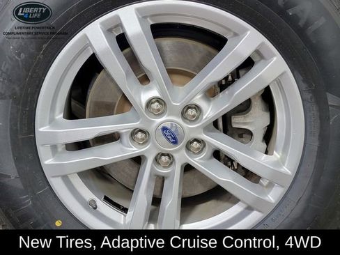 Used 2023 Ford Explorer XLT w/ Equipment Group 202A AWD/4WD image 10