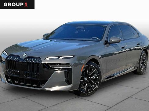 Used 2023 BMW 760i xDrive AWD/4WD image 1