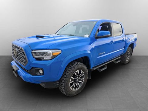 Used 2021 Toyota Tacoma TRD Sport w/ Technology Package image 12