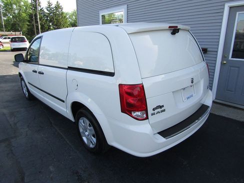 Used 2013 RAM C/V Tradesman FWD image 3