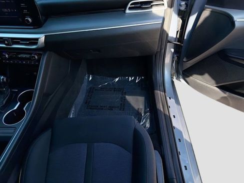 Used 2022 Kia K5 LXS FWD image 17