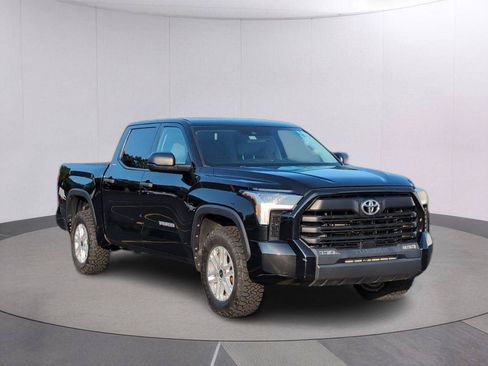 Used 2022 Toyota Tundra SR5 AWD/4WD image 8