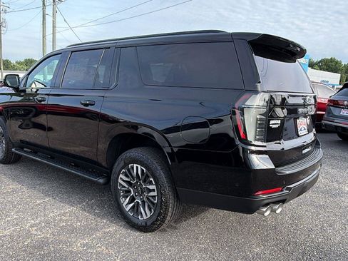 New 2026 Chevrolet Suburban Z71 w/ Comfort Package AWD/4WD image 12