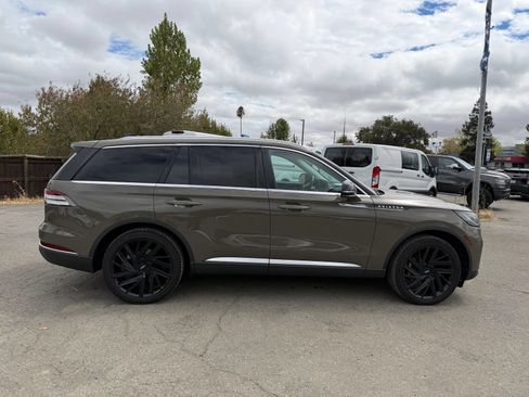 Used 2025 Lincoln Aviator Reserve w/ Equipment Group 201A AWD/4WD image 6