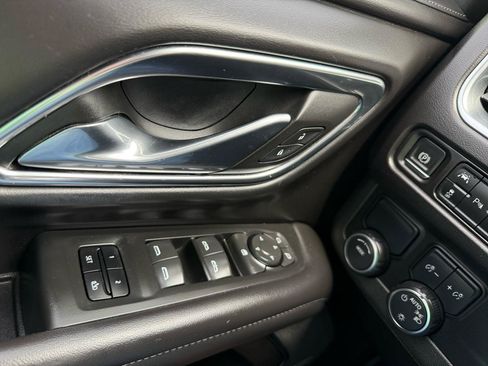 Used 2023 Chevrolet Tahoe LT RWD image 32